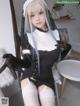 Coser@蜜汁猫裘 Vol.082: 修女自拍 (35 photos )